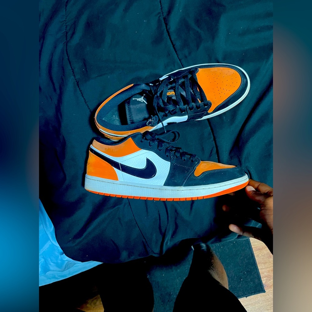 Jordan 1 low shattered backboard